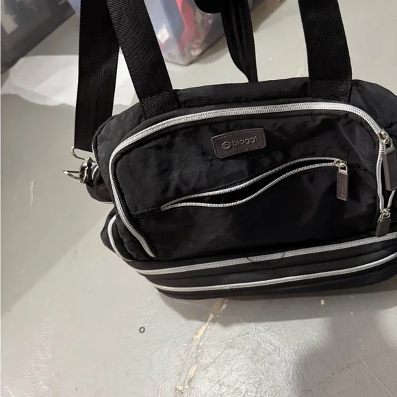 Biaggi zip up expandable bag black - Picture 2 of 7